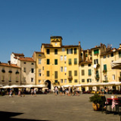 Lucca Piazza Anfiteatro • <a style="font-size:0.8em;" href="http://www.flickr.com/photos/42394455@N08/24680541609/" target="_blank">View on Flickr</a>